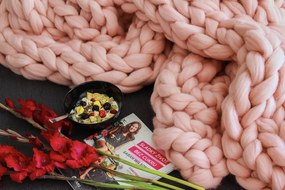 Mega pletená merino deka – pastelová ružová