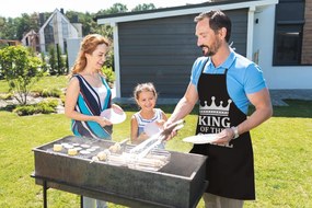 Domarex Kuchynská zástera KING OF THE GRILL 65 x 77 cm Kráľ grilu Čierna