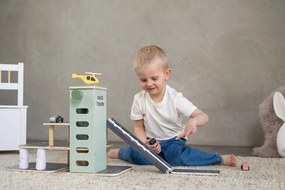 Detská parkovacia garáž s vrtuľníkom