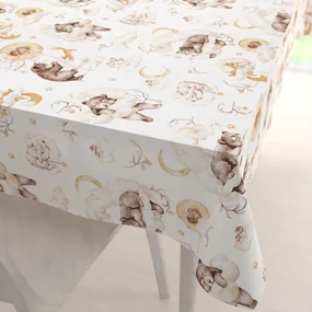 Biante Detský bavlnený obdĺžnikový obrus Sandra SA-456 Medvedíkovia zajačikovia a veveričky v oblakoch na bielom 120x140 cm