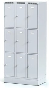 Alfa 3 Šatníková skrinka S6 na sokli s úložnými boxami, 9 boxov, 1920 x 900 x 500 mm, otočný zámok, sivé dvere