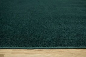 Metrážny koberec SIERRA 40 fľaškovo zelený