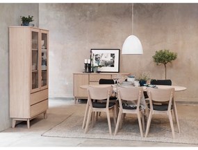 Svetlohnedá dubová stolička s čiernym sedadlom a opierkou Rowico Cato