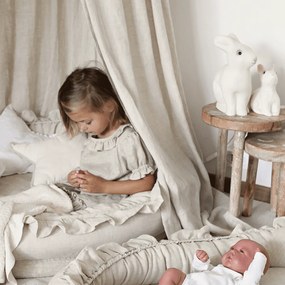 Ľanové hniezdo pre deti s volánom prírodné