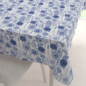 Biante Dekoračný obdĺžnikový obrus PML-090 Modré jarné kvety na bielom 120x200 cm