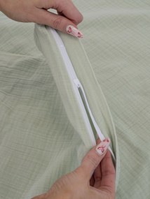 Mušelínová obliečka na vakúš 40 × 40 cm – Alexia sivozelená