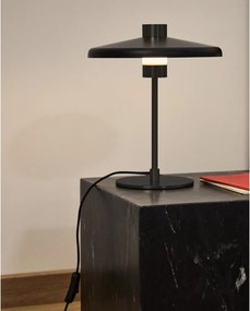 Čierna stolová lampa s kovovým tienidlom (výška 32,5 cm) Nuvira – Kave Home