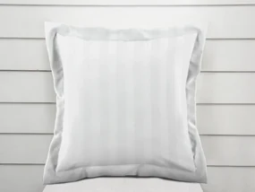 Biante Damašková obliečka na vankúš s lemom Atlas Grádl biele pásiky 22 mm DM-008 40 x 60 cm