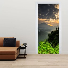 Fototapeta na dvere - Zelená horská krajina (95x205cm)
