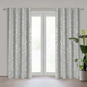 ZÁVES NA KRÚŽKOCH SOLANA 140X250 CM STRIEBORNÁ