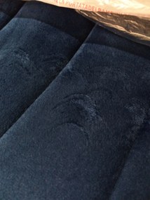 AKCIA Modrá zamatová stolička LAVA s čiernymi nohami II. akosť