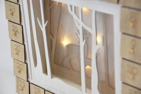 Drevený adventný kalendár s lesným motívom, 7 LED diód