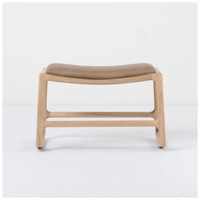 Podnožka s konštrukciou z masívneho dubového dreva s hnedým koženým detailom Gazzda Dedo