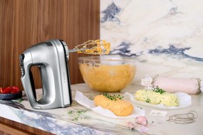 Ručný mixér KitchenAid krémový