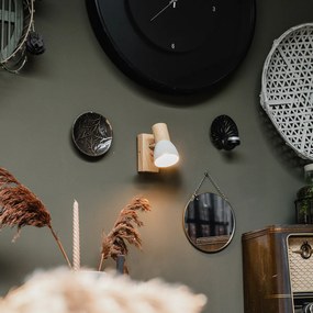 Rustikálna nástenná lampa drevo s bielym nastaviteľným - Thorin