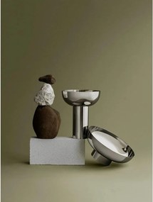 Váza z nehrdzavejúcej ocele v striebornej farbe (výška 21 cm) Miyabi – Blomus