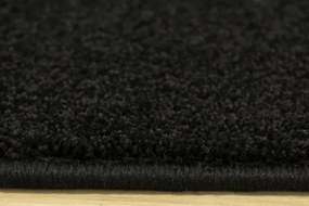 Metrážny koberec Lima 790 čierny