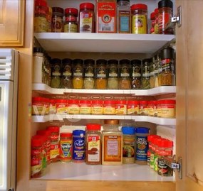Verk Police na korenie Spicy Shelf biela
