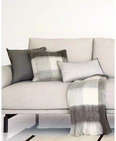 Obliečka na vankúš s prímesou vlny 45x45 cm Catarina – Kave Home