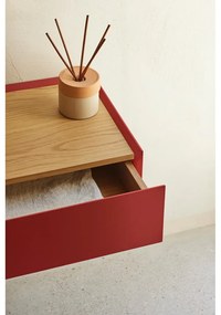 Červený závesný nočný stolík s doskou v dubovom dekore Arista – Teulat