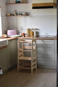 Montessori učiaca detská veža stredná natural