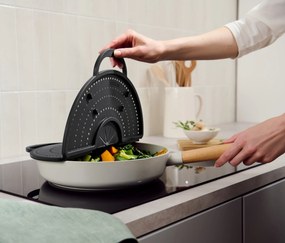 Kryt zabraňujúci vystrekovaniu z panvice