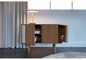 Sivo-hnedá nízka komoda v dekore duba 109x75 cm Treasures – UMAGE