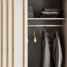 ŠATNÍKOVÁ SKRIŇA S POSUVNÝMI DVERAMI CYNTIA KAŠMÍR + ZLATÉ LIŠTY 150 cm