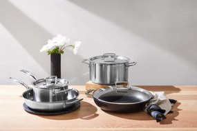 Hrniec Le Creuset nepriľnavý hliník s úchytmi 30 cm