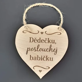 AMADEA Drevené srdce s textom Dedko, počúvaj babičku, masívne drevo, 16 x 15 cm
