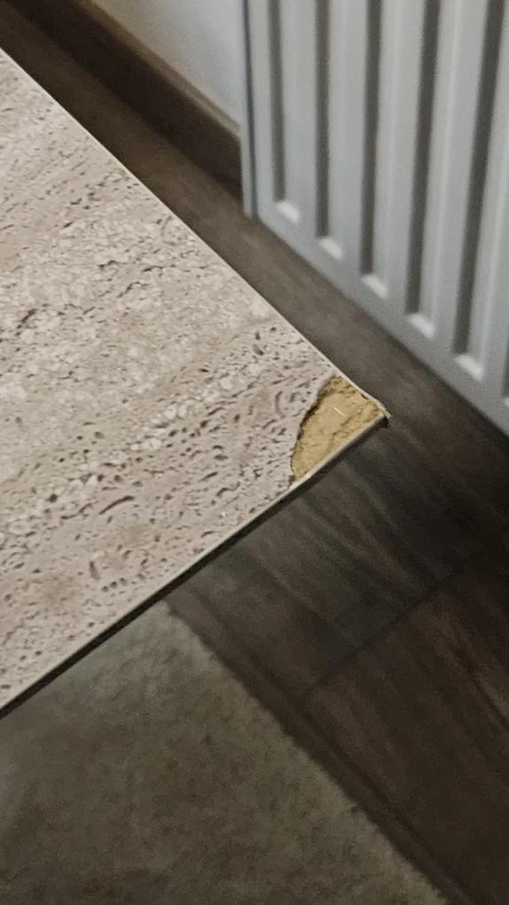 Po rozbalení a zložení sa zistilo, že doska stola je poškodená, a navyše je väčšia ako uvedené rozmery. pritom by bola vhodná aj po dizajnovej, aj po kvalitatívnej stránke.