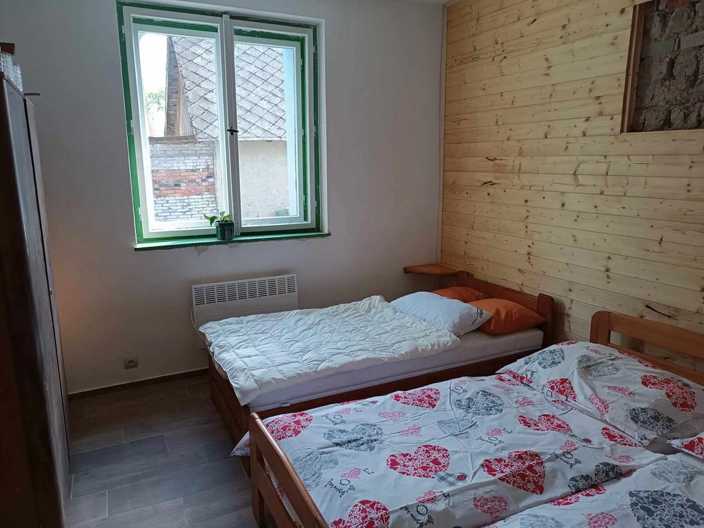 Došiela mi iná posteľ a iný typ, nie jelša Laura, ale asi Emily a iný odtien :(. Môžem to vymeniť ?)
Zasielam foto.